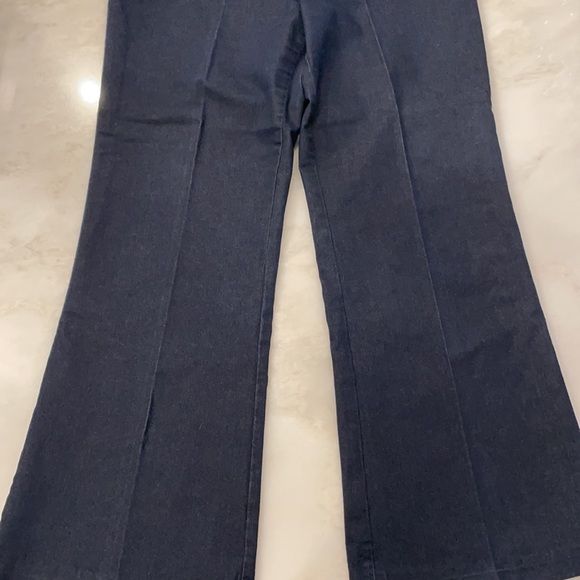 Tahari Women’s Dark Wash Jeans-Size 14 - Picture 2 of 5